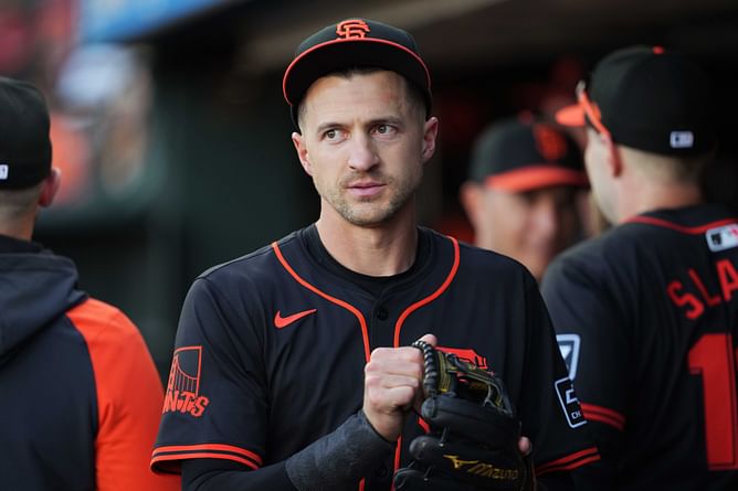 "Dude couldn’t hit a beach ball with a tennis racket, why is he so salty?" - Fans troll Nick Ahmed for turning down NL Championship ring from D’backs