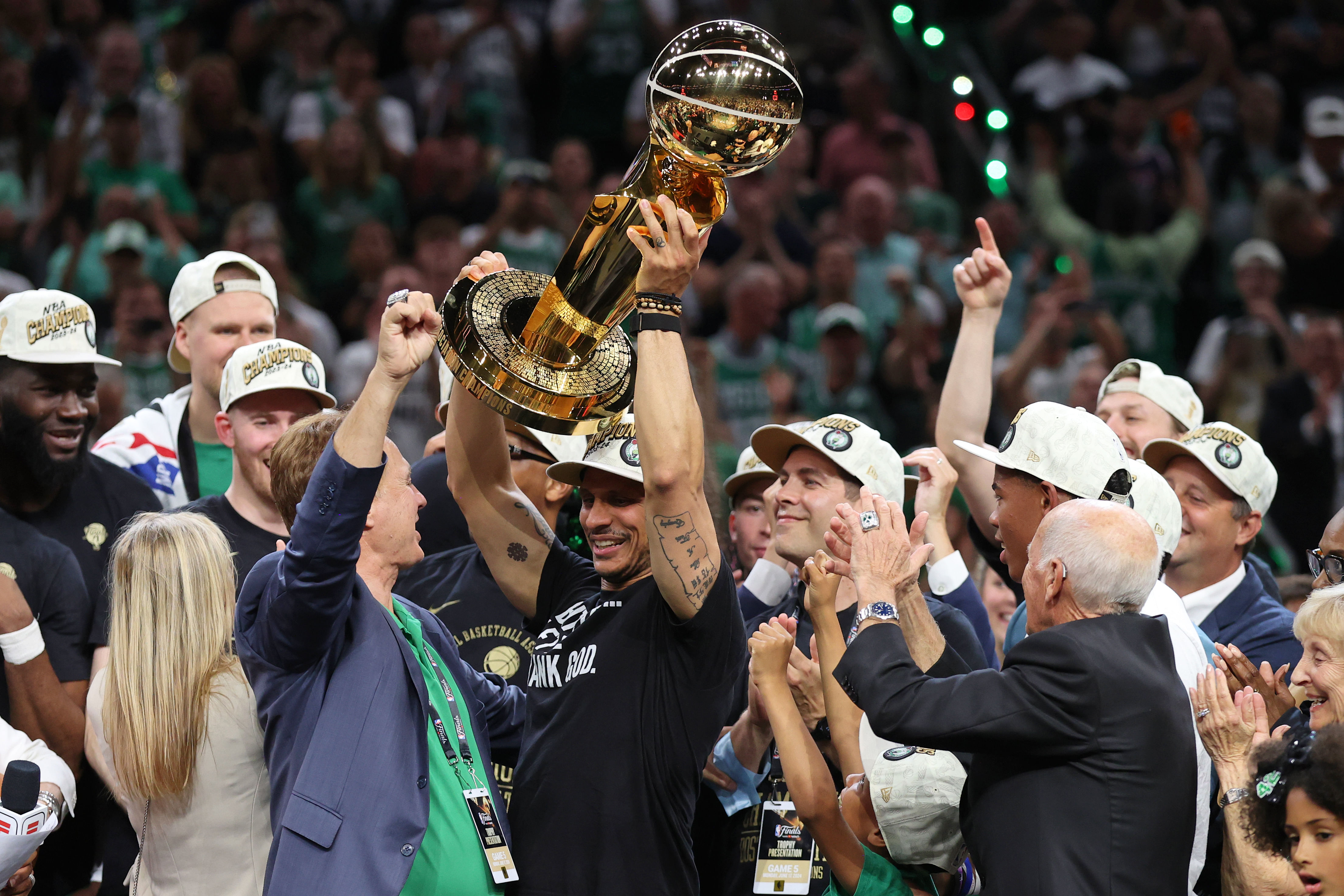In Photos: Joe Mazzulla lets Boston residents touch the Larry O'Brien ...