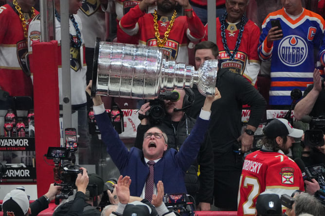 Paul Maurice jokes about lifting 34.5-pound Stanley Cup after Florida Panthers first franchise win
