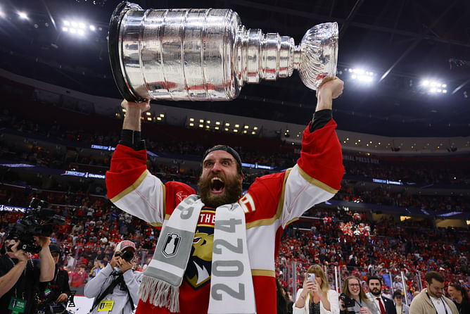 NHL Rumors: Elliotte Friedman weighs in on Florida Panthers' intent to trade $60,000,000 D-man