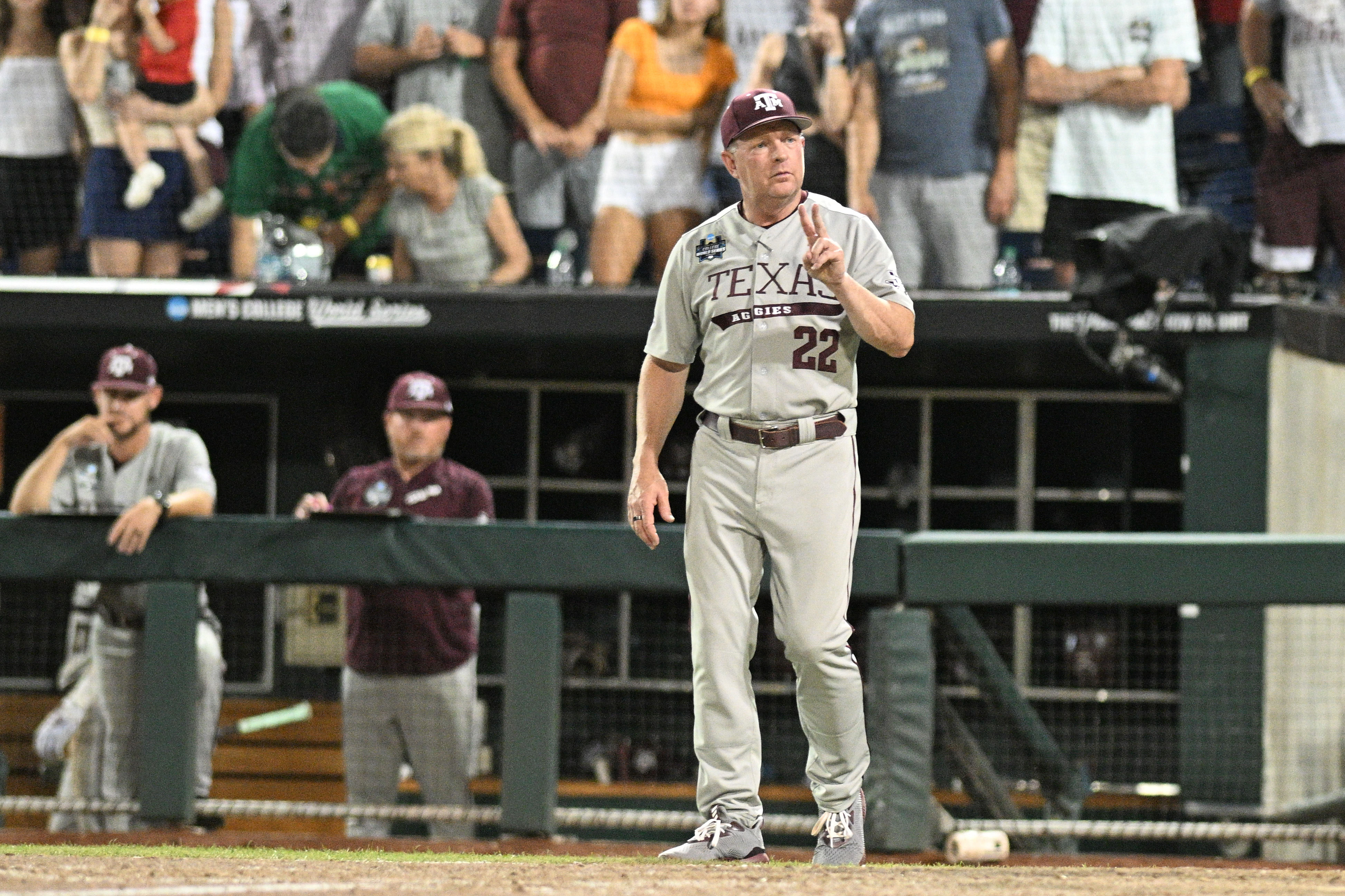 Jim Schlossnagle reportedly signs with Texas just a day after 2024 CWS