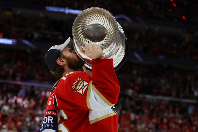 Watch: Aleksander Barkov makes 4 A.M. surprise visit to neighbor to offer glimpse of coveted Stanley Cup
