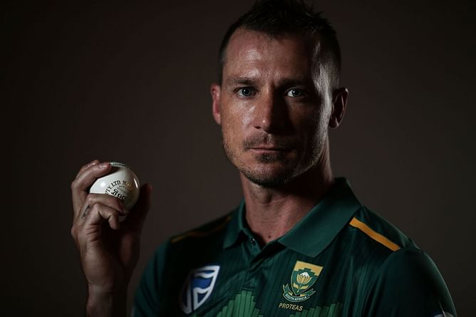 [Watch] An unaware USA staff member teaches bowling to legendary pacer Dale Steyn
