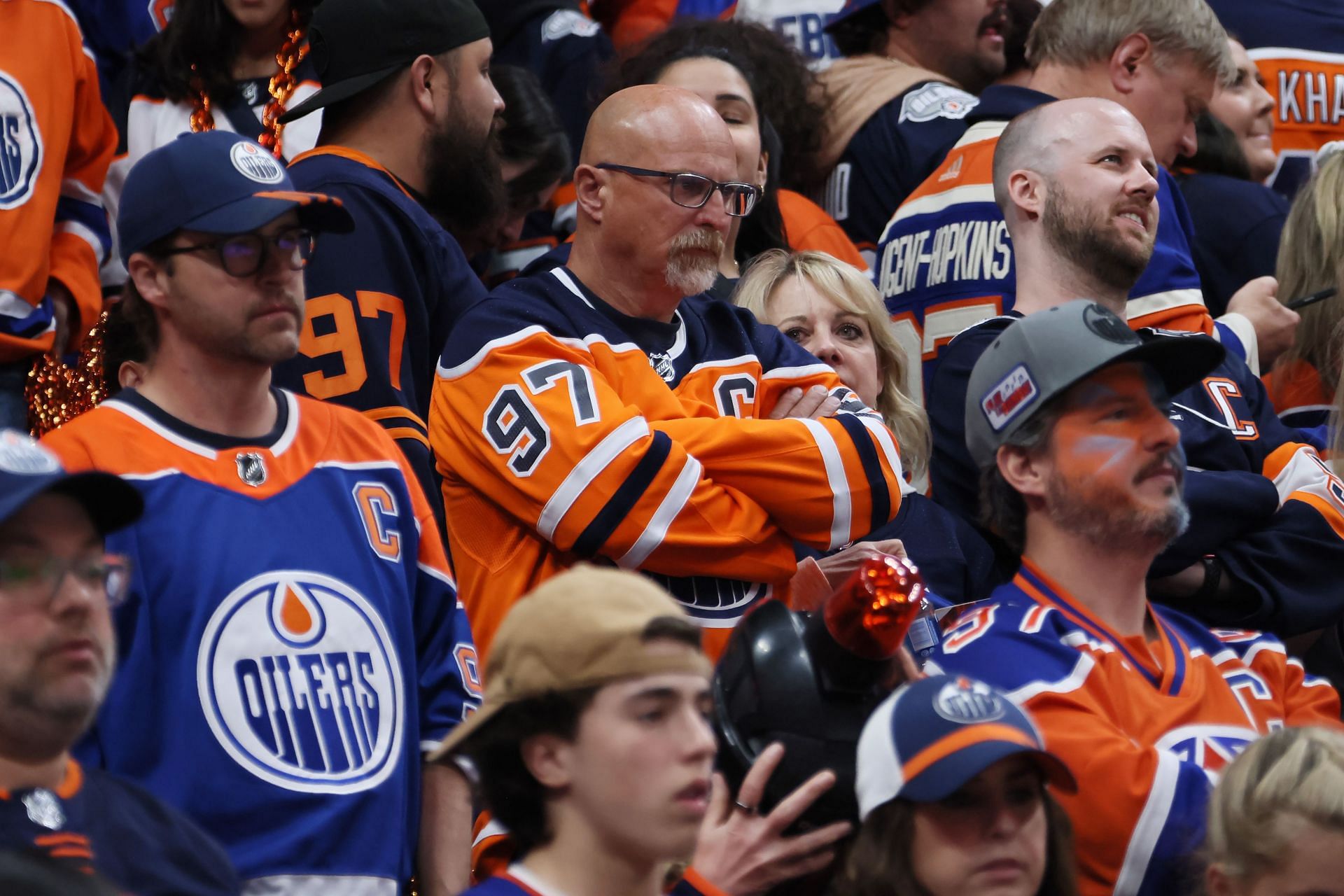 "What a waste of a Stanley Cup Finals spot" "Brooms are waiting" Fans