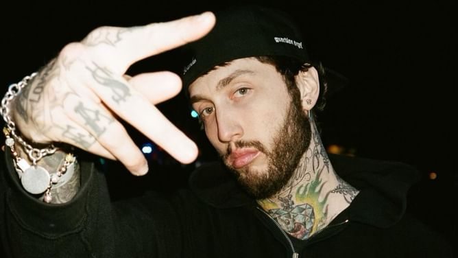 "Shows the kinda motion FaZe got": Banks claps back at accusations of new members view-botting streams