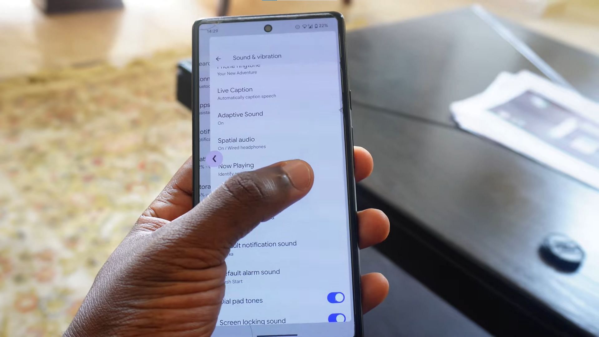 Android 15&#039;s predictive back gesture feature (Image via Derick&#039;s Tech Hub/YouTube)