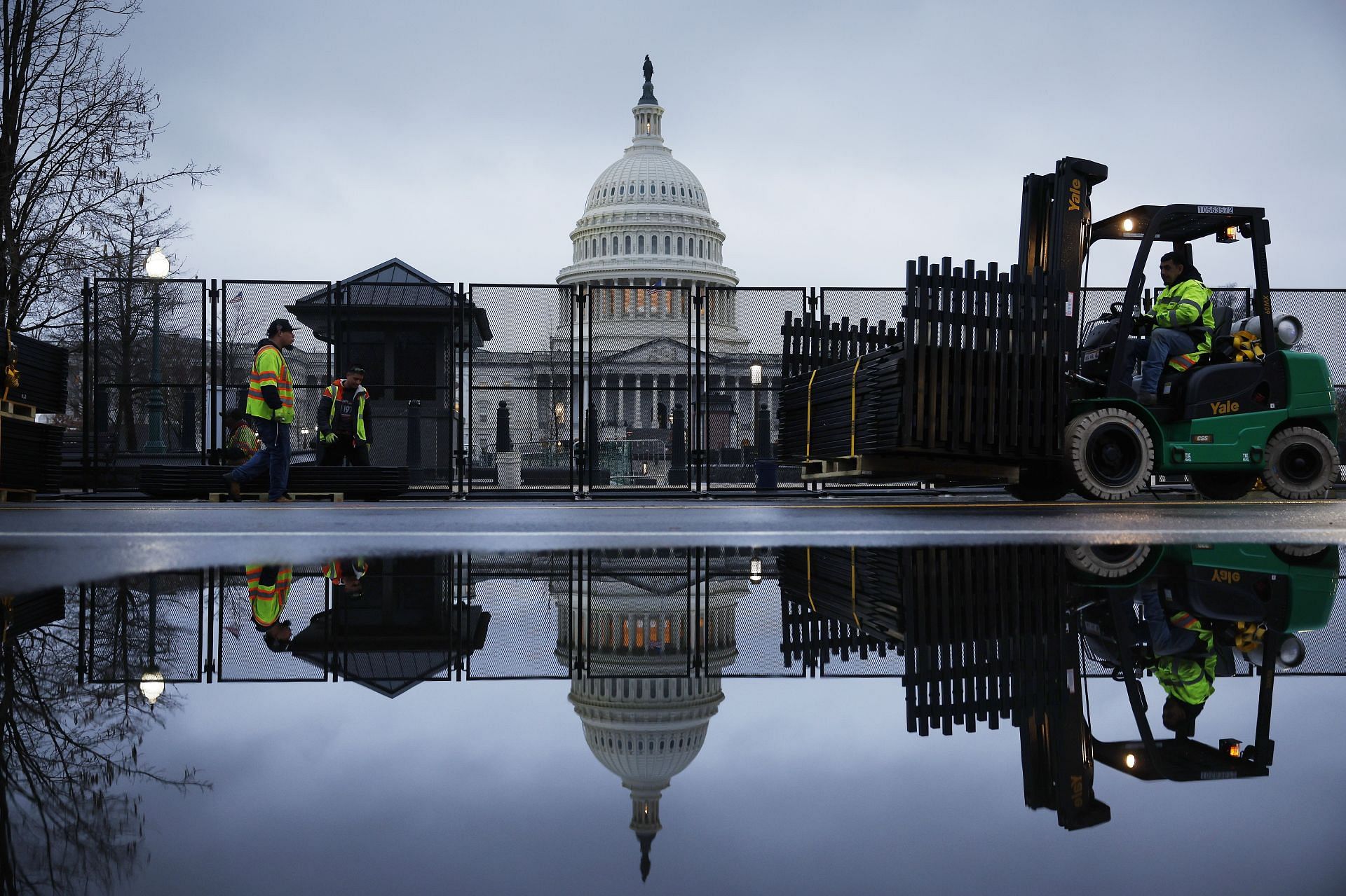 Security Fences Go Up Around U.S. Capitol Ahead Of State Of The Union