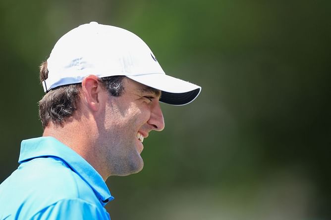 Louisville golfer mocks Scottie Scheffler’s arrest fiasco by driving with a cop-dressed mannequin hanging to his car