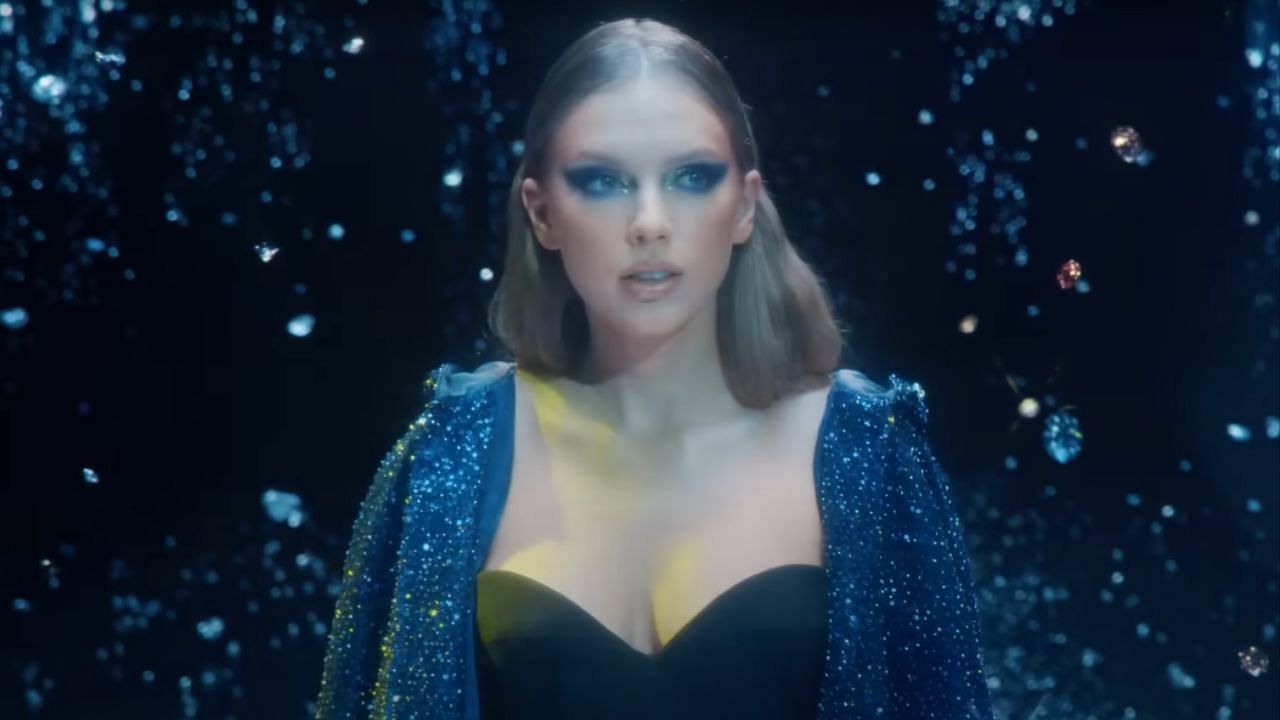 Taylor Swift in &#039;Bejeweled&#039; (Image via YouTube/ Taylor Swift)