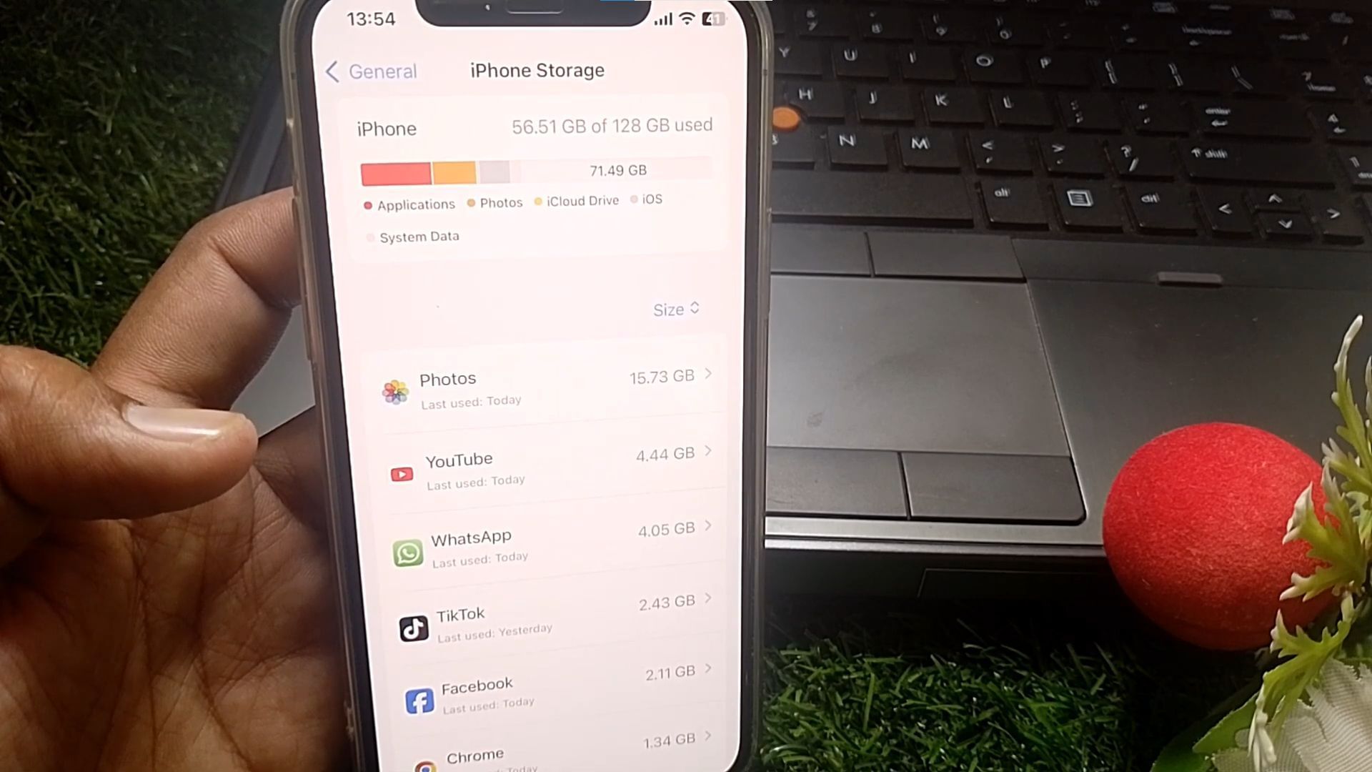 Clearing storage of the iPhone (Image via Unlockforce/YouTube)