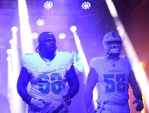 Connor Williams (#58) during Denver Broncos v Miami Dolphins