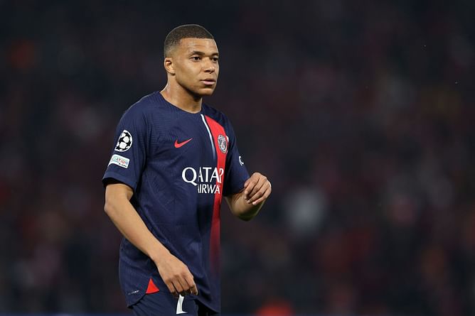 Kylian Mbappe appears to confirm Real Madrid transfer to Emmanuel Macron, video emerges