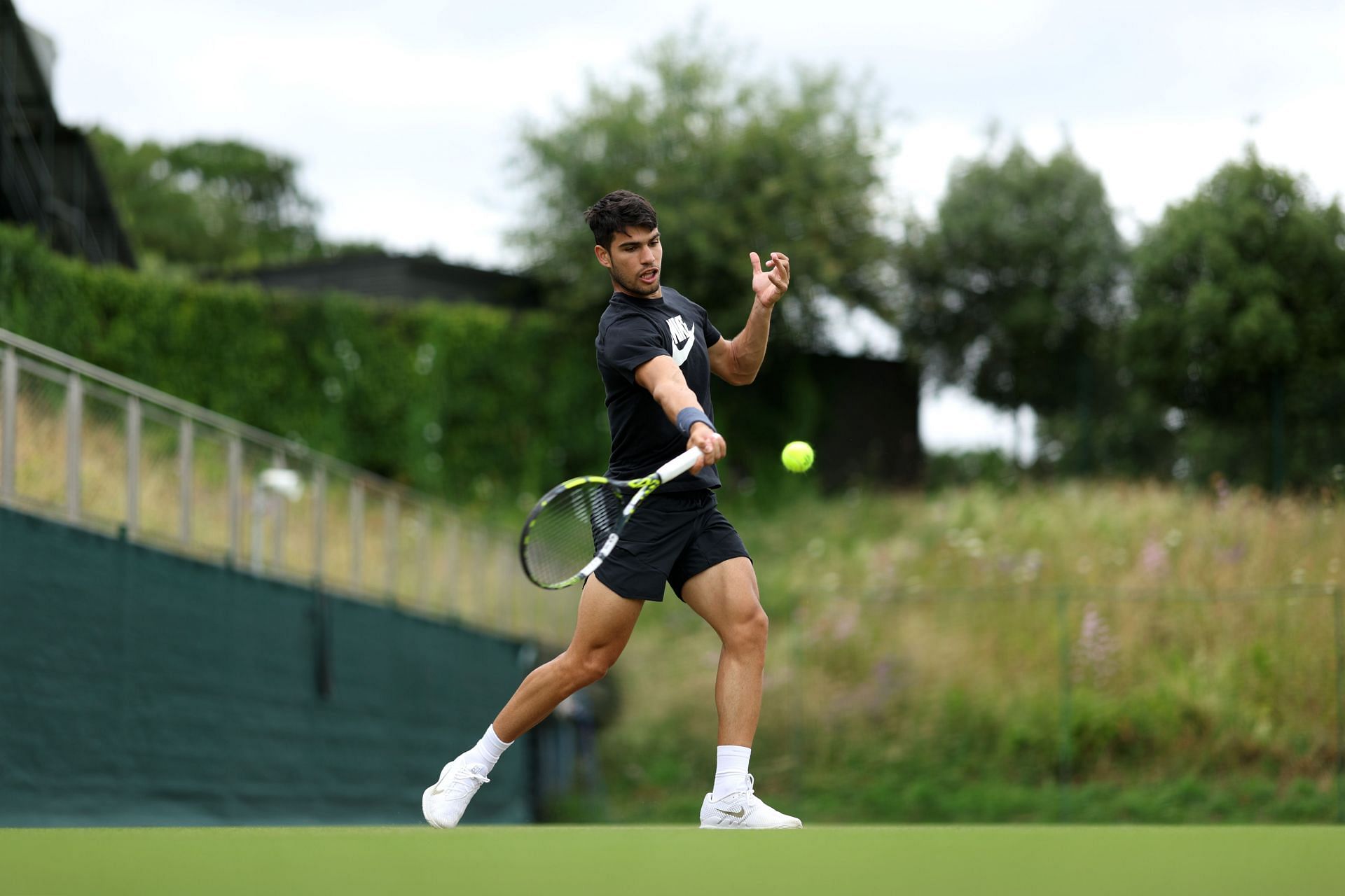 Carlos Alcaraz at the 2024 Wimbledon. (Photo: Getty)