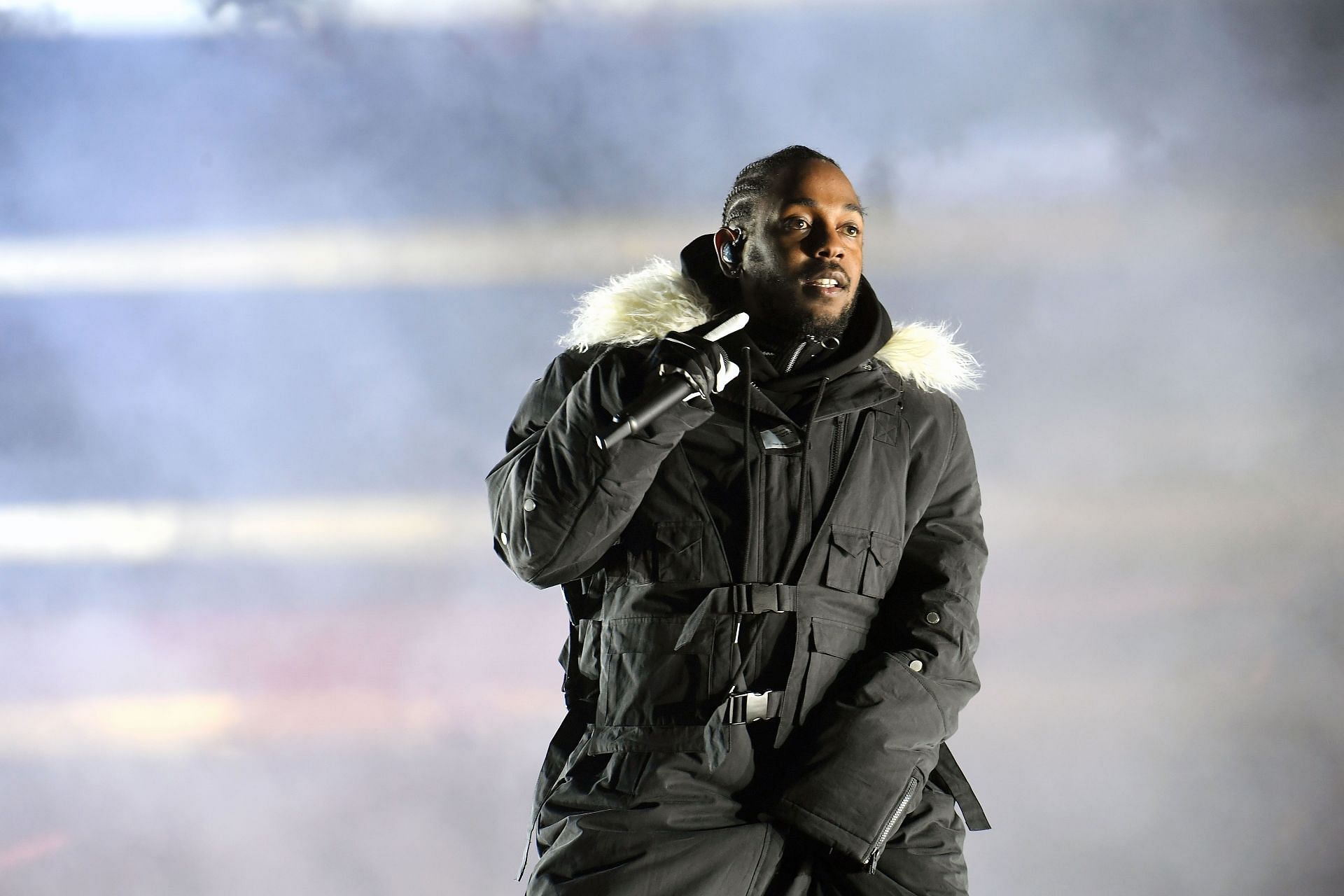 Kendrick Lamar gets praised for his recent concert (Image via Getty)