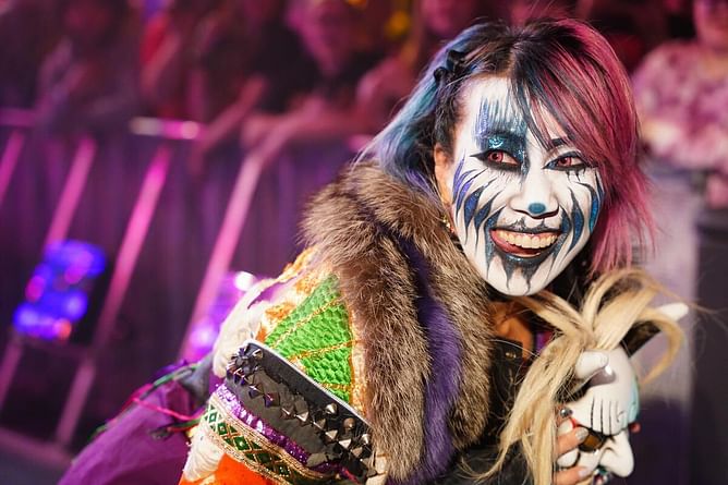 WWE Hall of Famer sends three-word message to Asuka following unfortunate update