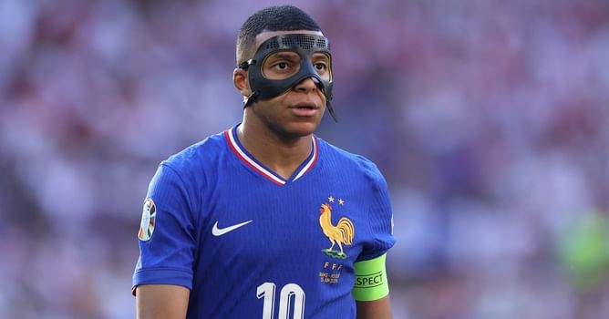 PSG plotting world-record €250 million bid to sign Kylian Mbappe replacement: Reports