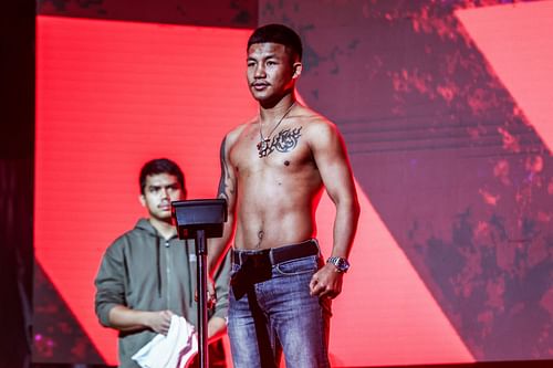 Rodtang at the ONE 167 ceremonial weigh-ins.