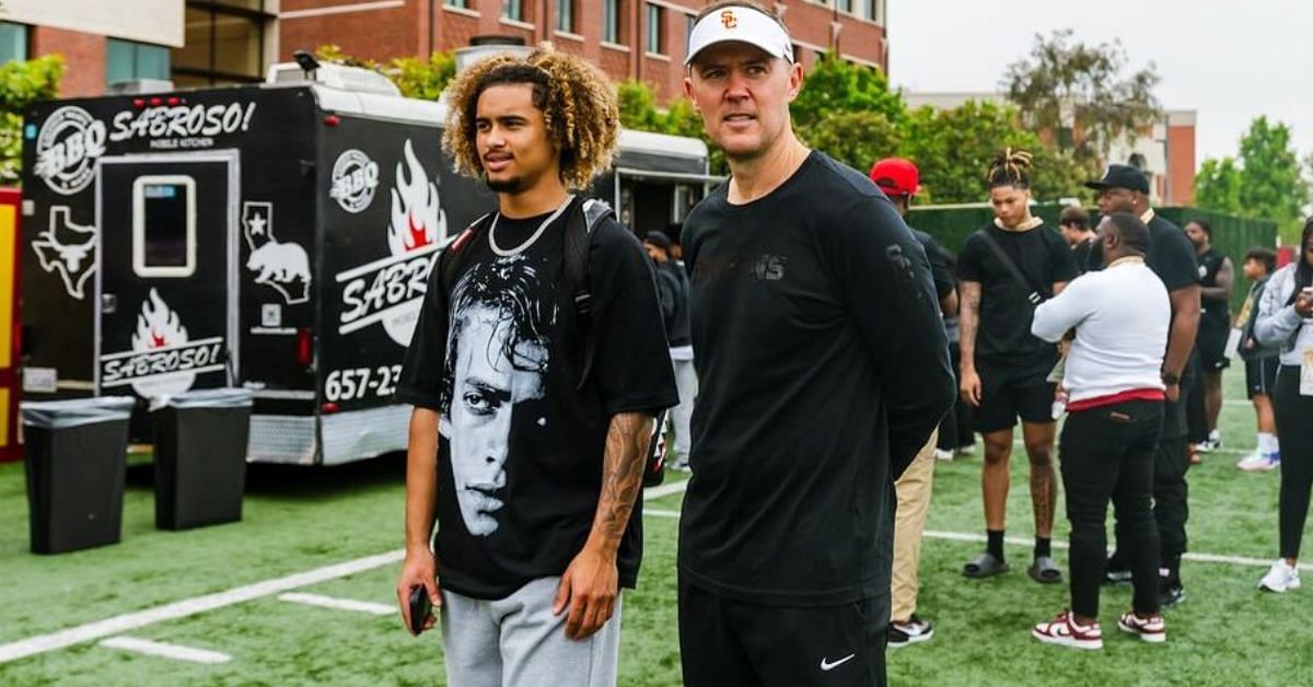 &ldquo;Let us cook&rdquo; - USC commit Julian Lewis poses with HC Lincoln Riley amid flipping commitment rumors