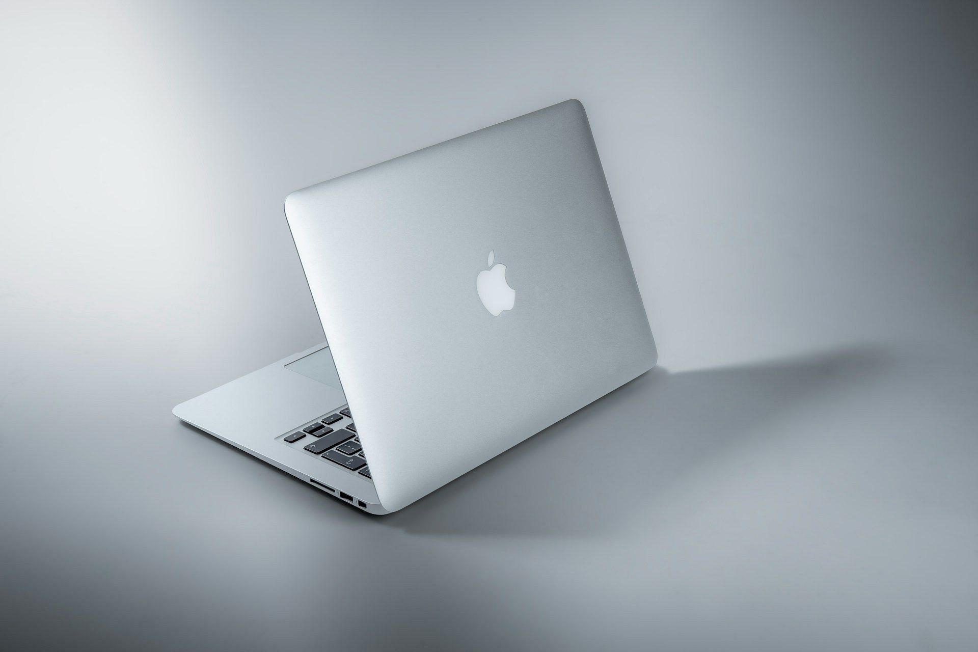 Apple&#039;s MacBook (Image by Maxim Hopman on Unsplash)