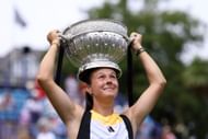 Daria Kasatkina with the Rothesay International Eastbourne trophy.