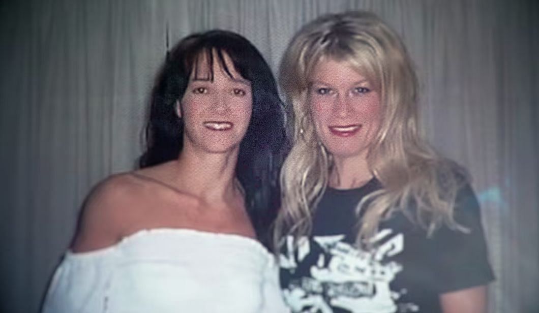 Janie Lynn Ridd with her roommate, Rachel (Image via Netflix)