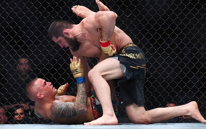 Islam Makhachev's mother never watches his fights, says father: "She's away for an hour or two"