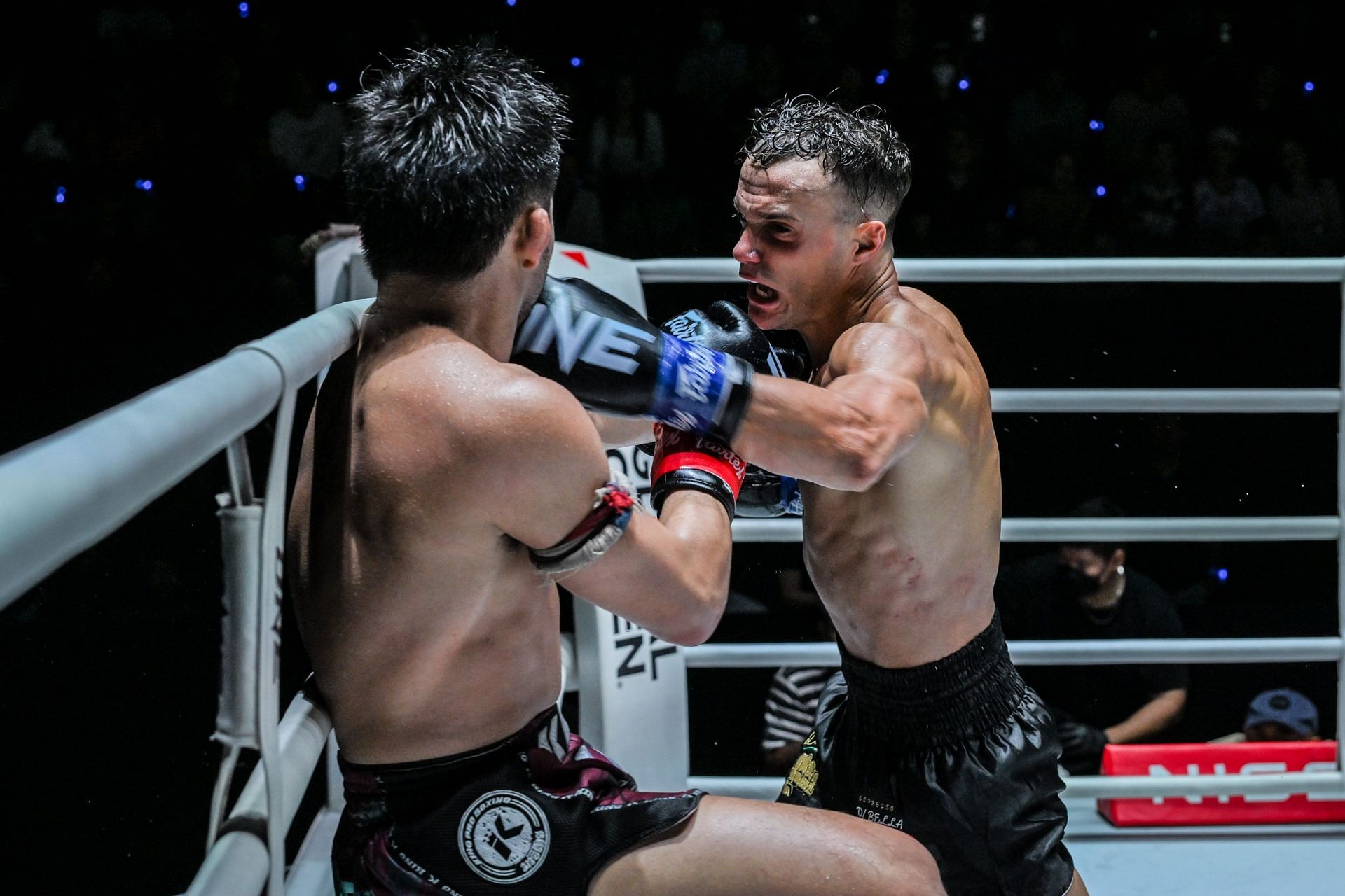 Jonathan Di Bella lands on Prajanchai at ONE Friday Fights 68.