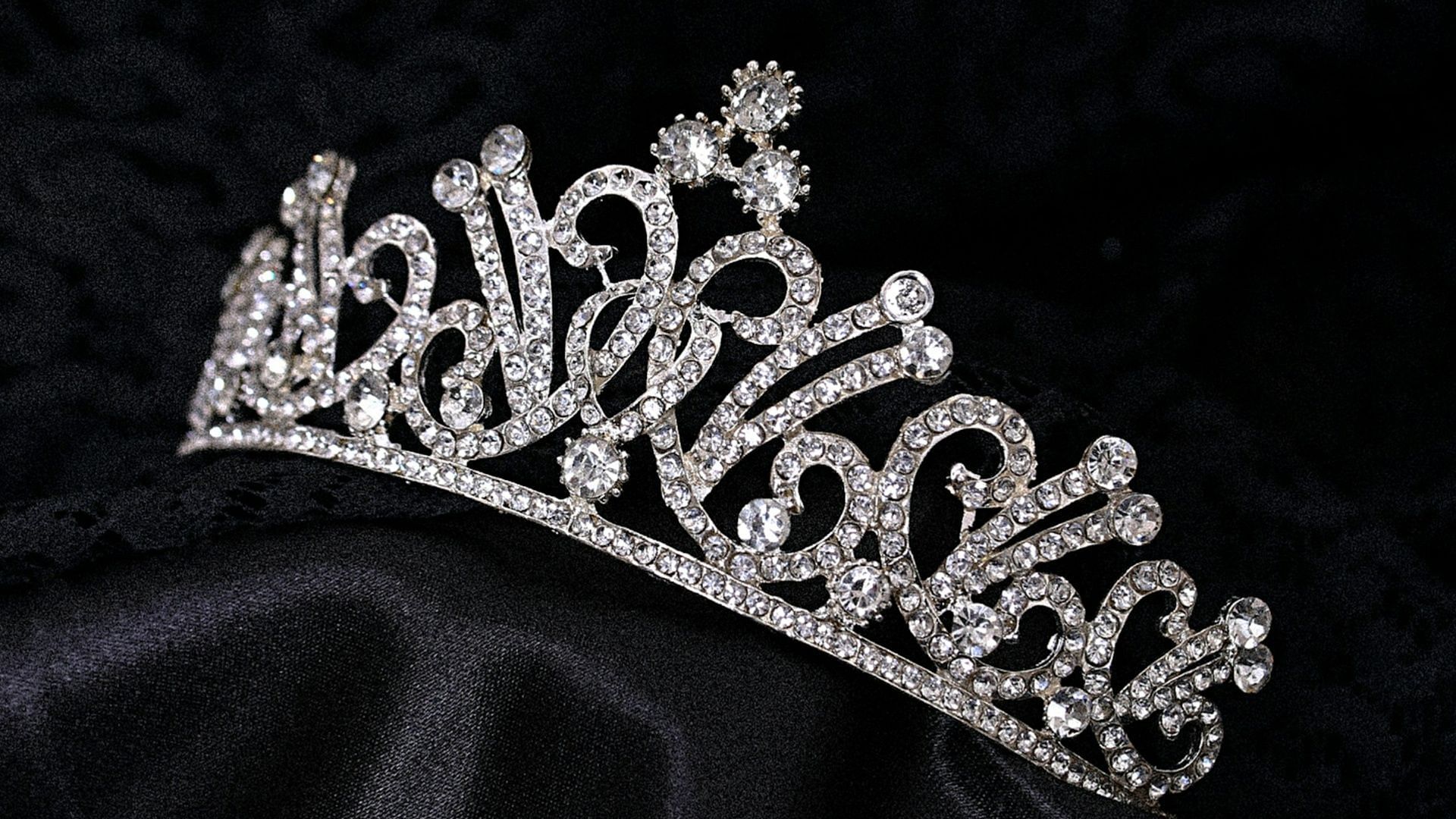 A representative image of a crown/ tiara used in pageants. (Image via Unsplash)