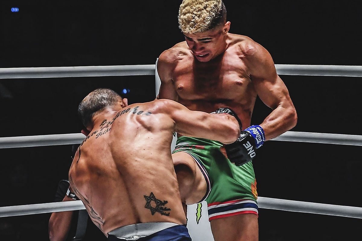 Fabricio Andrade fighting John Lineker | Image credit: ONE Championship