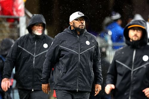 Mike Tomlin during Pittsburgh Steelers vs. Baltimore Ravens