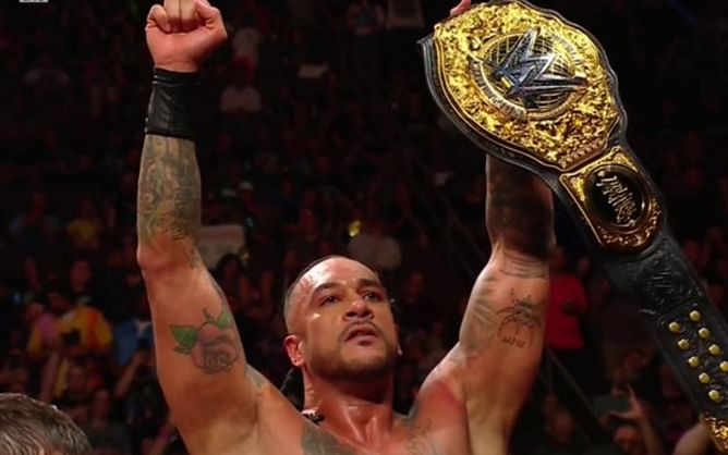"Holy s**t" - Fans left stunned as RAW goes off the air with Damian Priest putting 4-time World Champion through a table