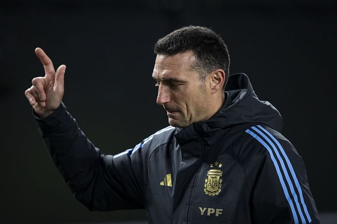 "I need to see them" - Argentina coach Lionel Scaloni confirms changes to line-up for final Copa America group-stage game against Peru