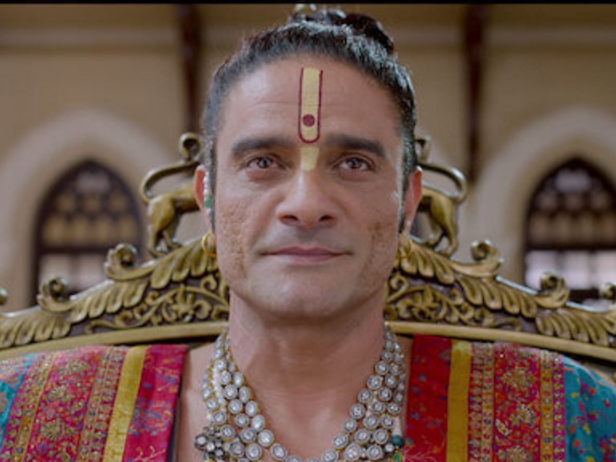 Jadunathji Brijratanji Maharaj from Netflix&#039;s Maharaja (Image via Netflix)
