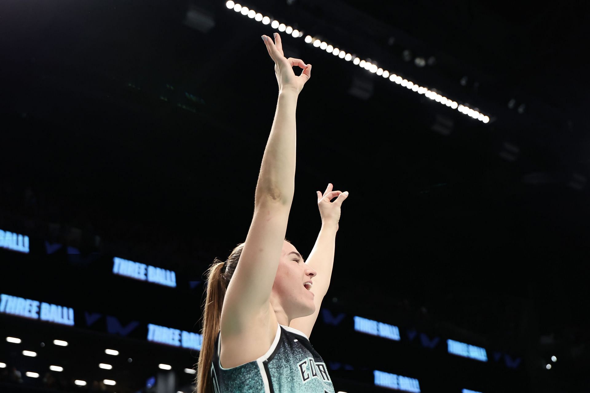 Indiana Fever v New York Liberty