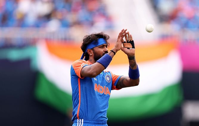 "He bowled his 4 overs on the trot" - Sunil Gavaskar hails Hardik Pandya for fine bowling performance in India vs Ireland T20 World Cup clash