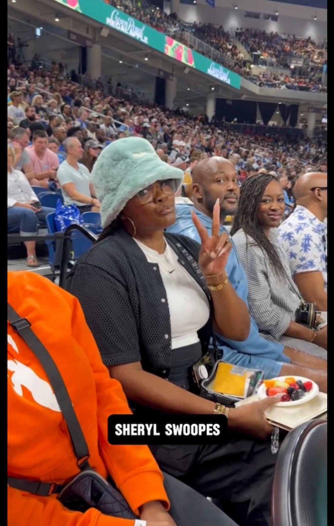 Sheryl Swoopes in attendance at the Sky vs Fever game (Image via WNBA&#039;s X account)