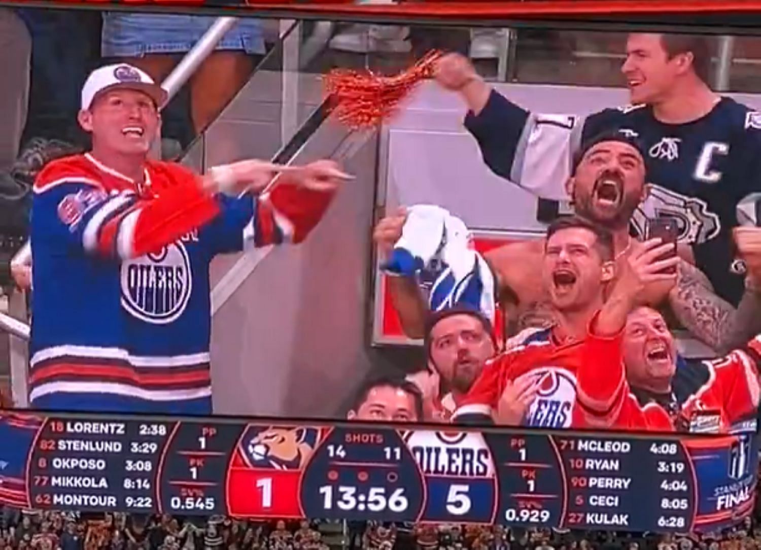 Paul Bissonnette goes tarps off appearing on jumbotron (Credit: Twitter)