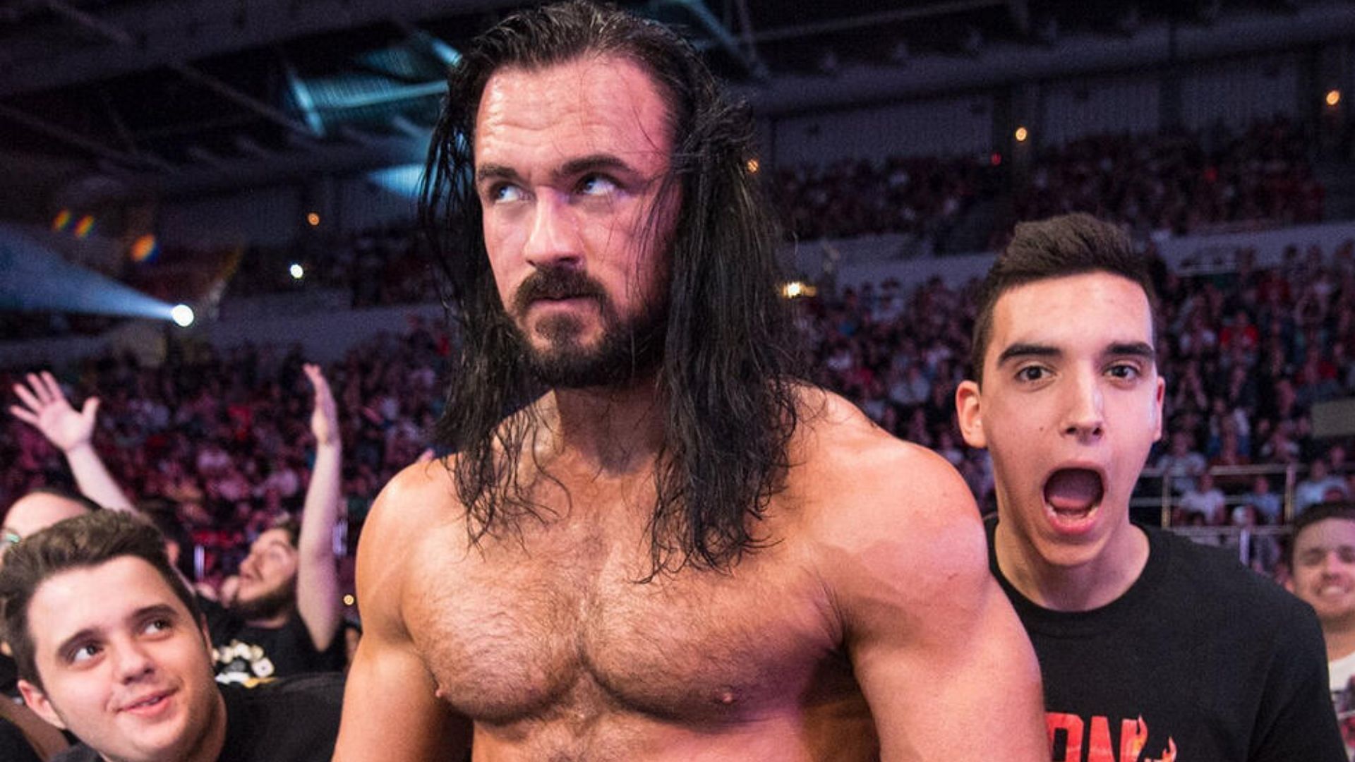 Drew McIntyre with WWE fans (Credit: WWE)