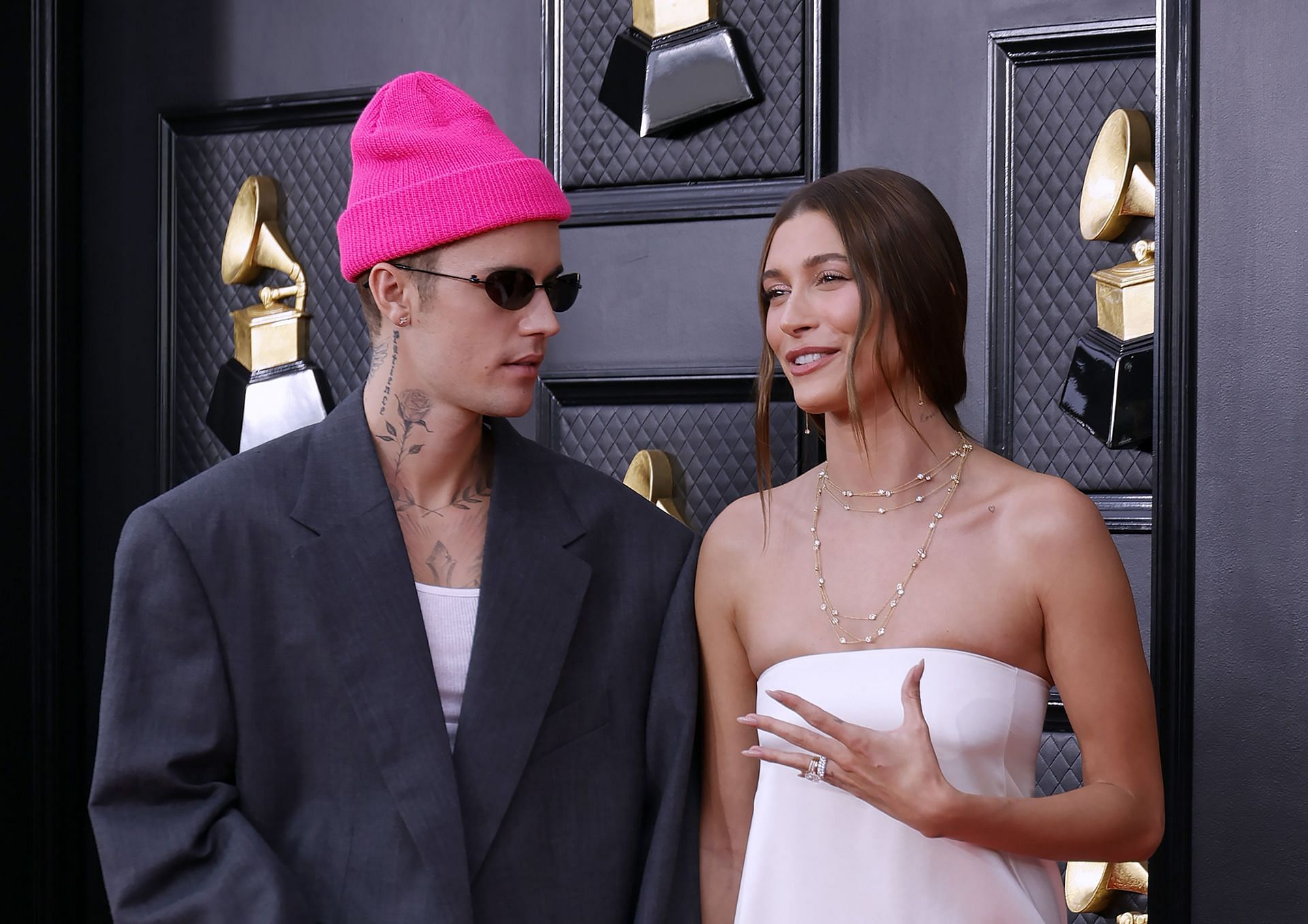 Justin and Hailey Bieber (Image via Getty/Frazer Harrison)