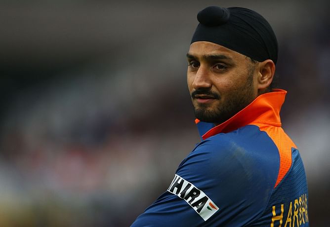 Top 3 spells in India-England matches at the Men's T20 World Cup ft. Harbhajan Singh