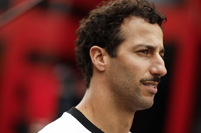 "It is time for him to hang his helmet up" - Daniel Ricciardo told to retire by 3x F1 race winner