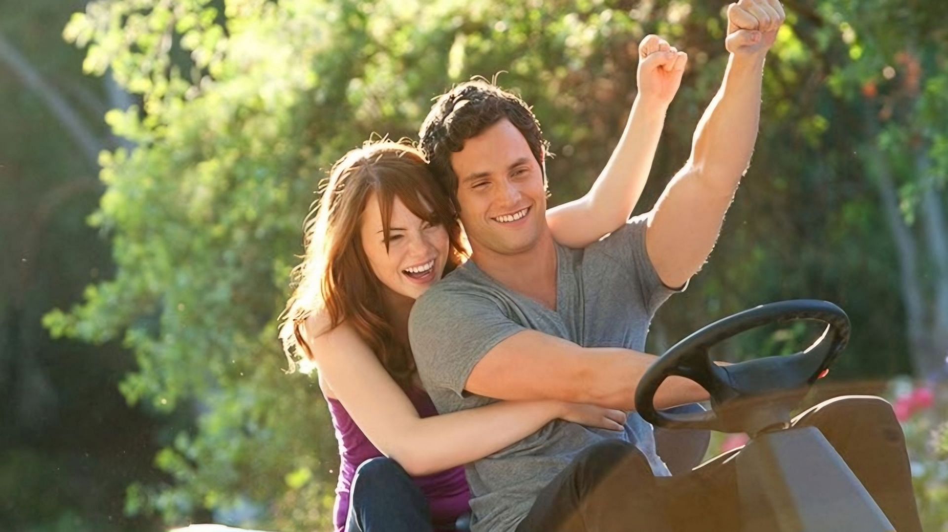 Emma Stone and Penn Badgley in Easy A (Image via IMDb)