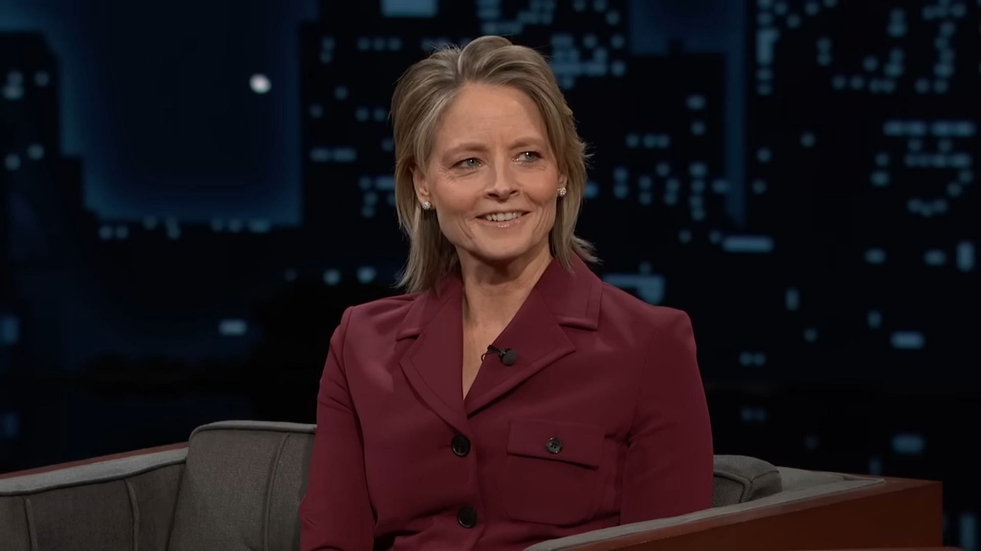 Jodie Foster opened up about not wanting to do theater because of the John Hinckley Jr. incident (Image via YouTube/Jimmy Kimmel Live)