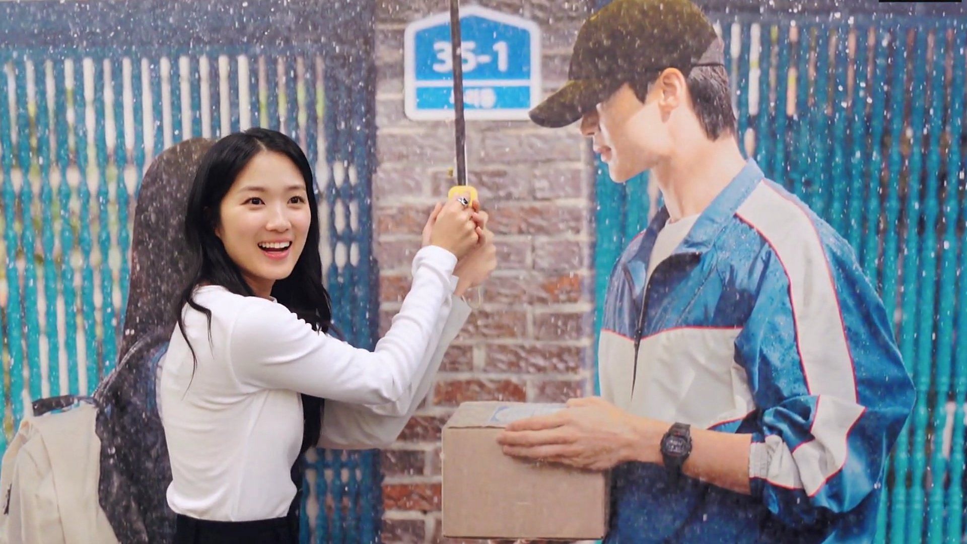 Kim Hye-yoon visits Lovely Runner pop-up store (Image Via YouTube/ Artist Company) 