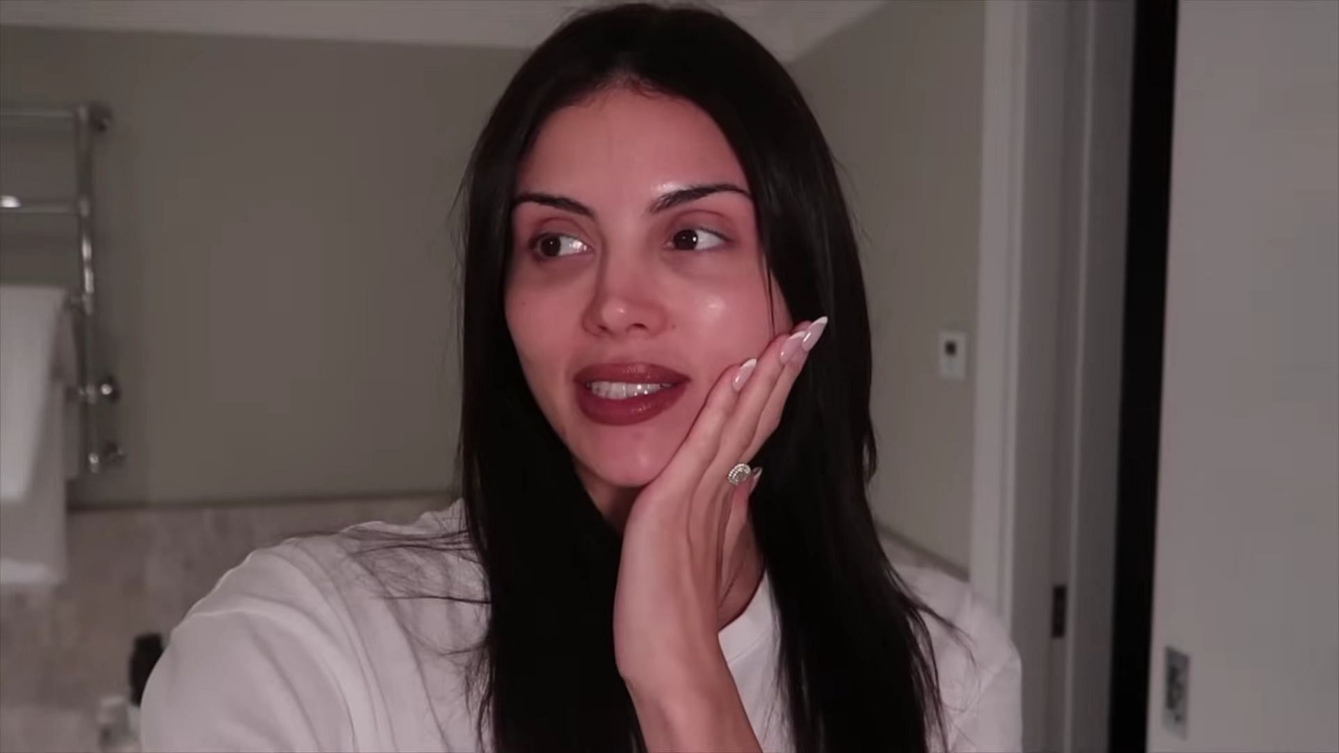 Holly Scarfone talks about lip fillers (Image via YouTube/@Holly Scarfone)