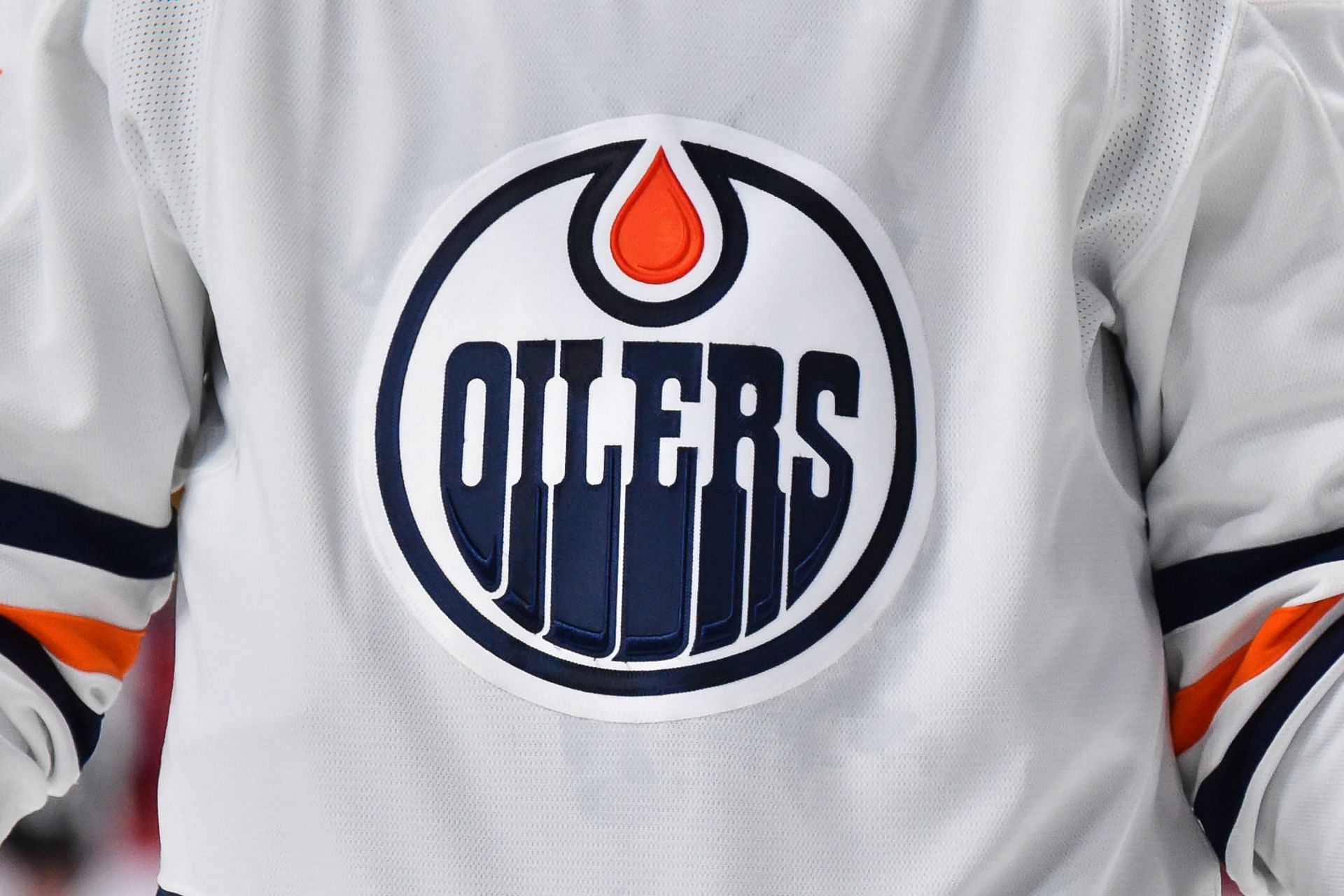 WATCH: Edmonton Oilers Fans Erupt At The Kid Laroi Concert In Quebec ...