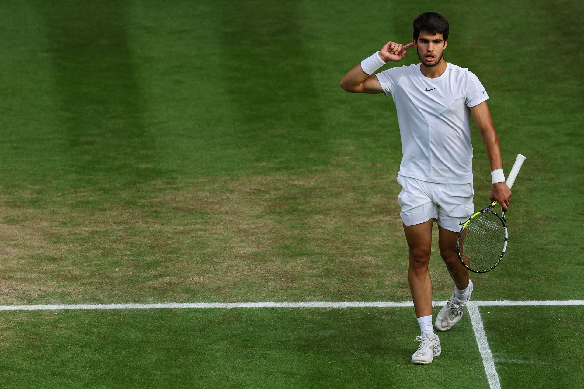 Carlos Alcaraz celebrates during Wimbledon 2023 final