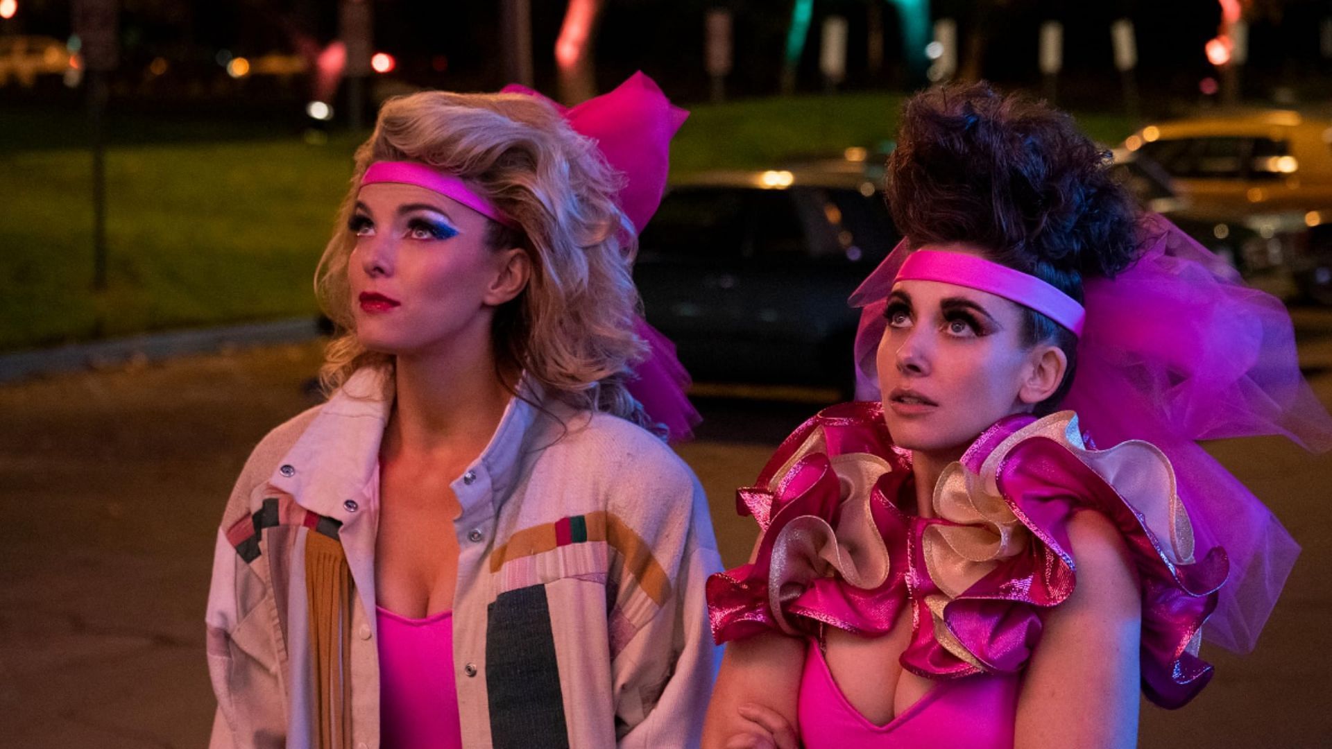 Ruth and Debbie played Alison Brie and Betty Gilpin have a complex relationship in this sports drama show (Image via Netflix)
