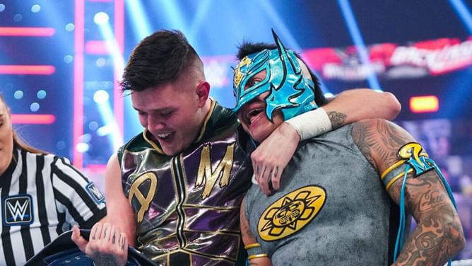 Rey Mysterio speaks highly of major WWE star for facing Dominik Mysterio