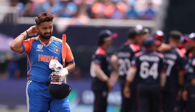"The same way how fans would have reacted" - Sanjay Manjrekar on Virat Kohli's reaction to Rishabh Pant's dismissal in India vs Bangladesh match